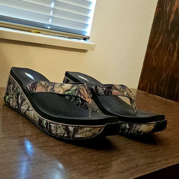 Vintage Volatile Platform Wedge Flip Flops Camo Size 11 - Picture 1 of 10